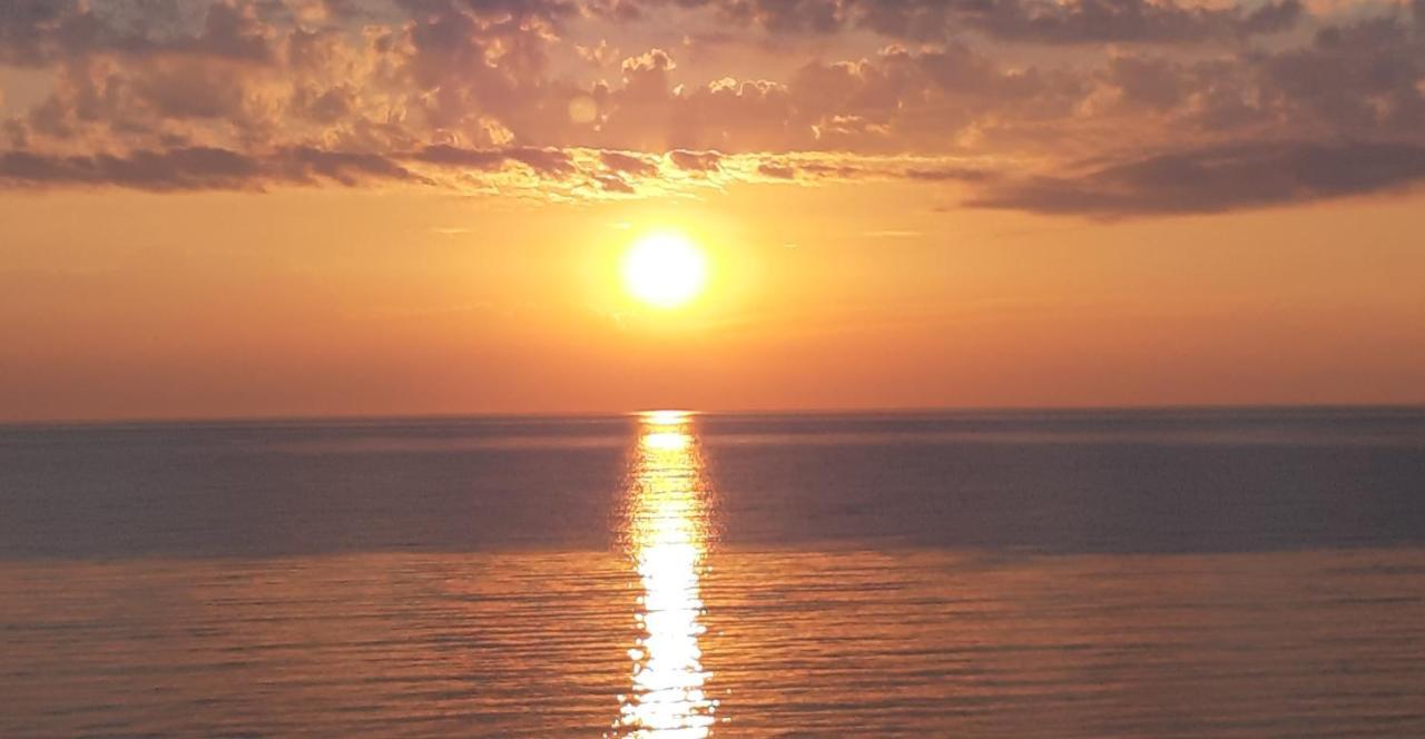 Sea View Apartments Poseidon Лептокария Екстериор снимка